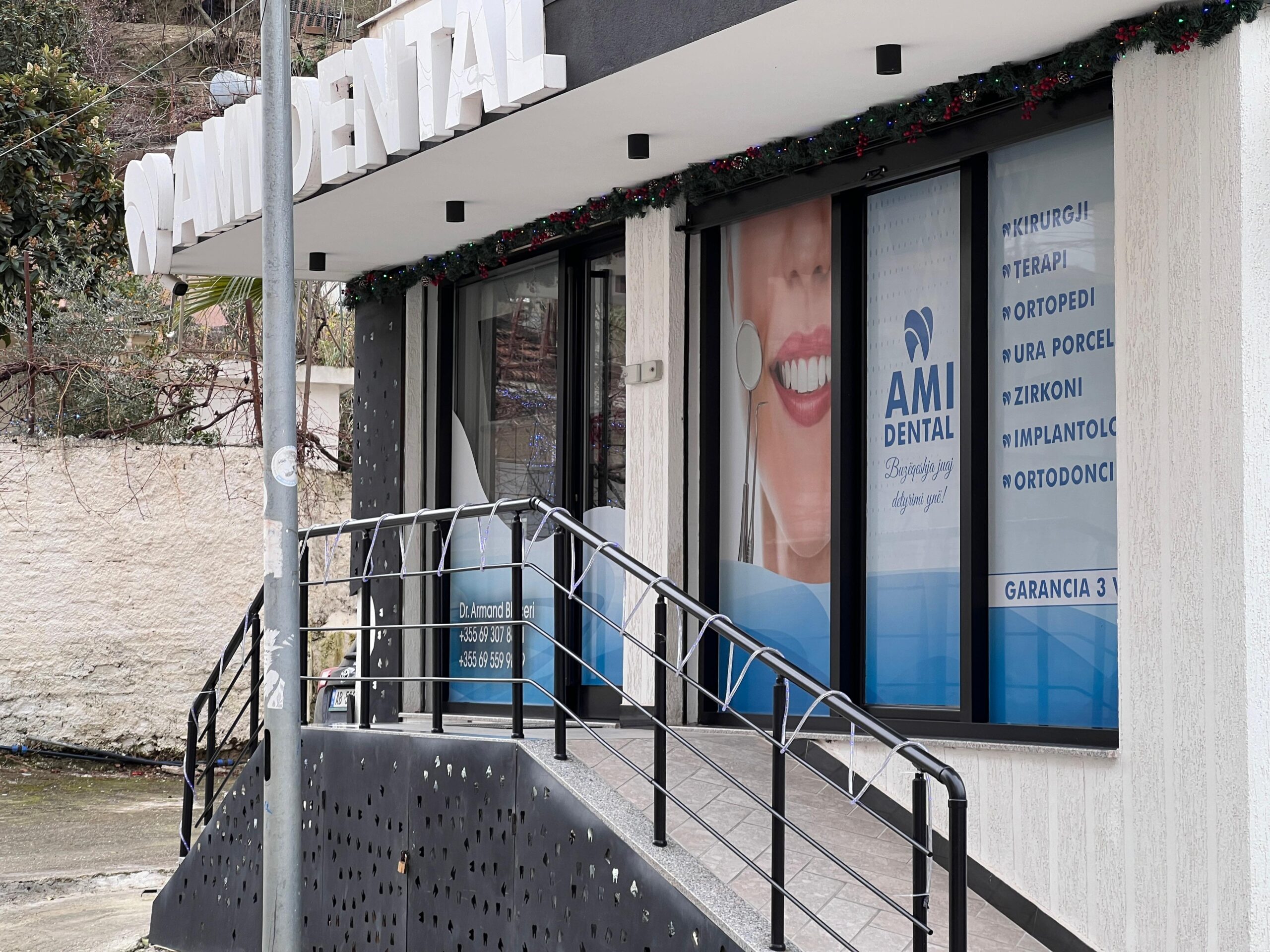 Ami Dental – Social Media, Website & Advertising