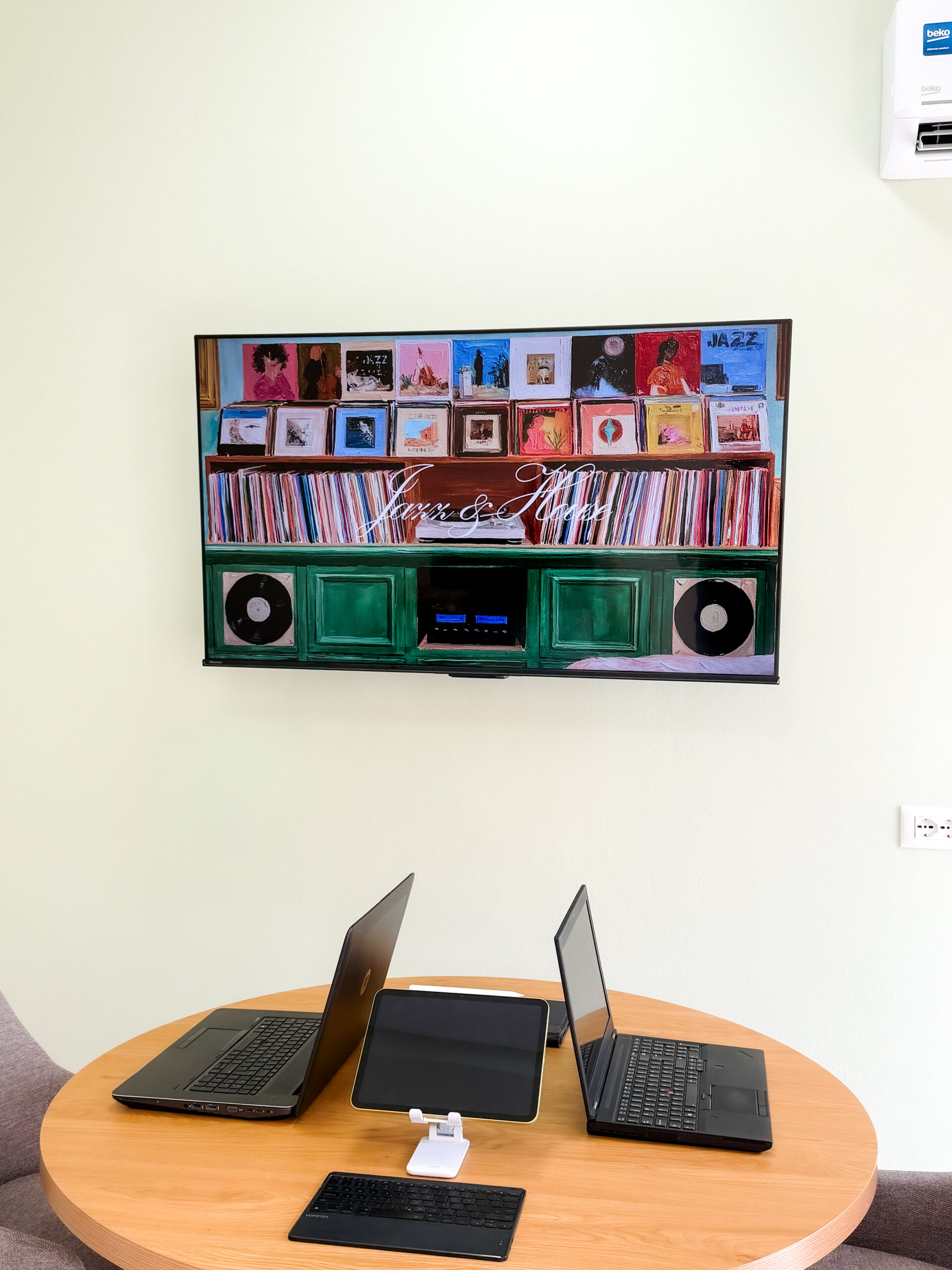 UPWeb Office Frame